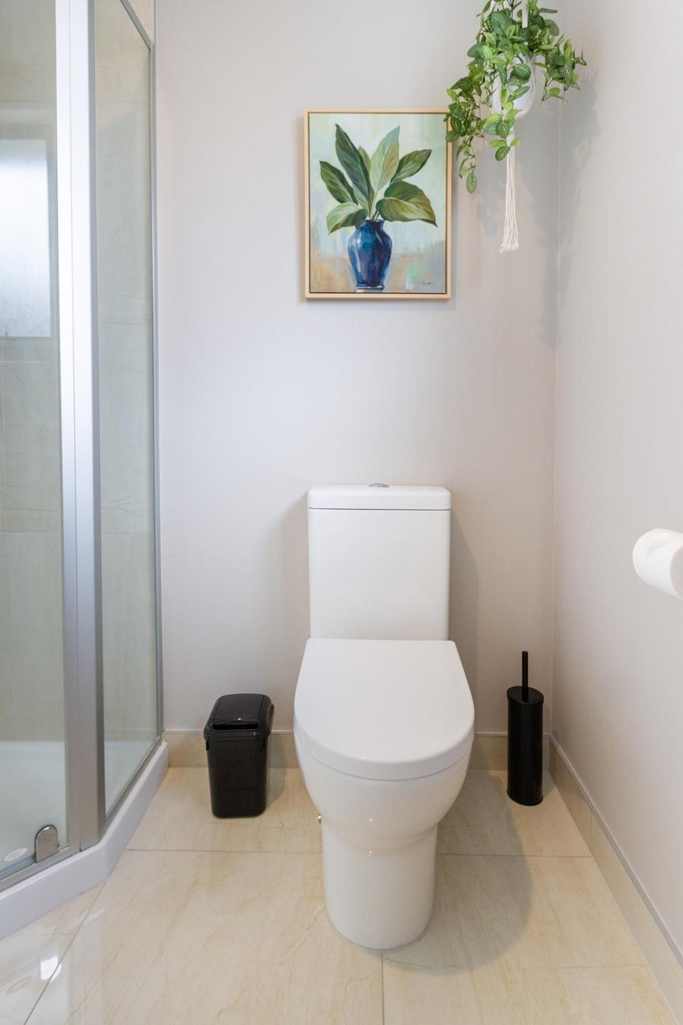 Latimer Square Luxe: 1Br W/ Sofa Bed Christchurch Bagian luar foto