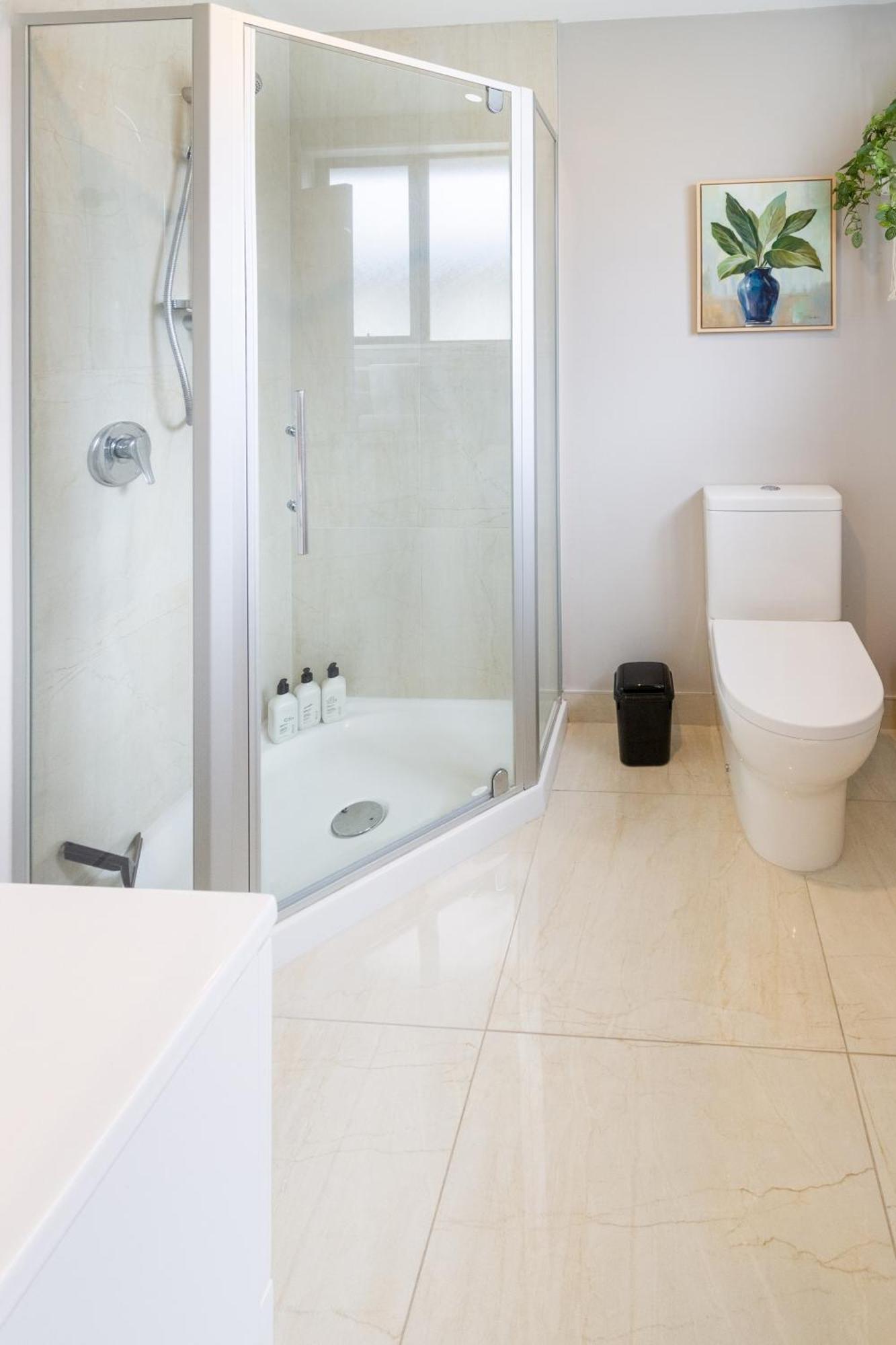 Latimer Square Luxe: 1Br W/ Sofa Bed Christchurch Bagian luar foto