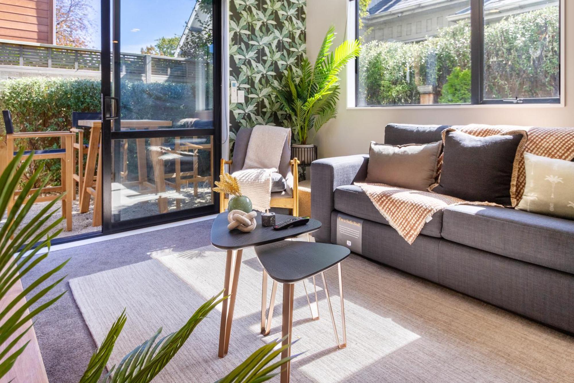 Latimer Square Luxe: 1Br W/ Sofa Bed Christchurch Bagian luar foto