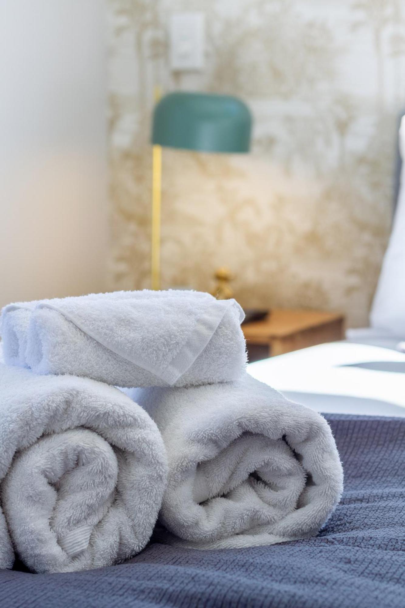 Latimer Square Luxe: 1Br W/ Sofa Bed Christchurch Bagian luar foto